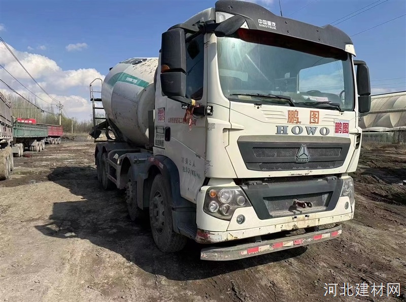 出售豪沃徐工搅拌车